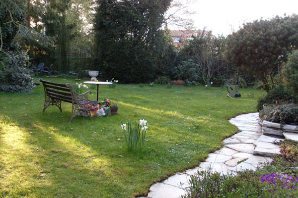 SL383468-Frühling mit Solnofener Platten-600 SL383468-Frühling mit Solnofener Platten-600